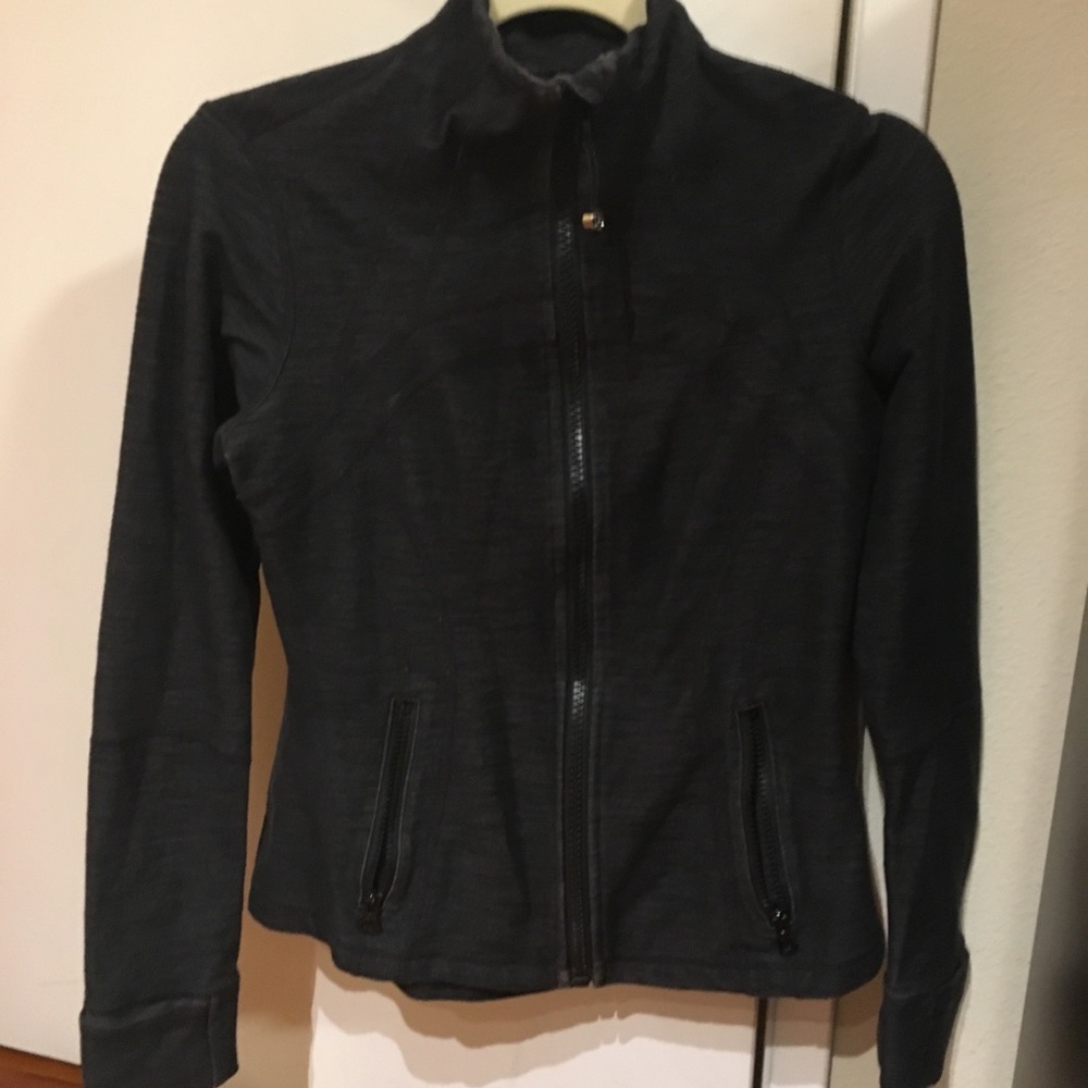 Lululemon define jacket size 6